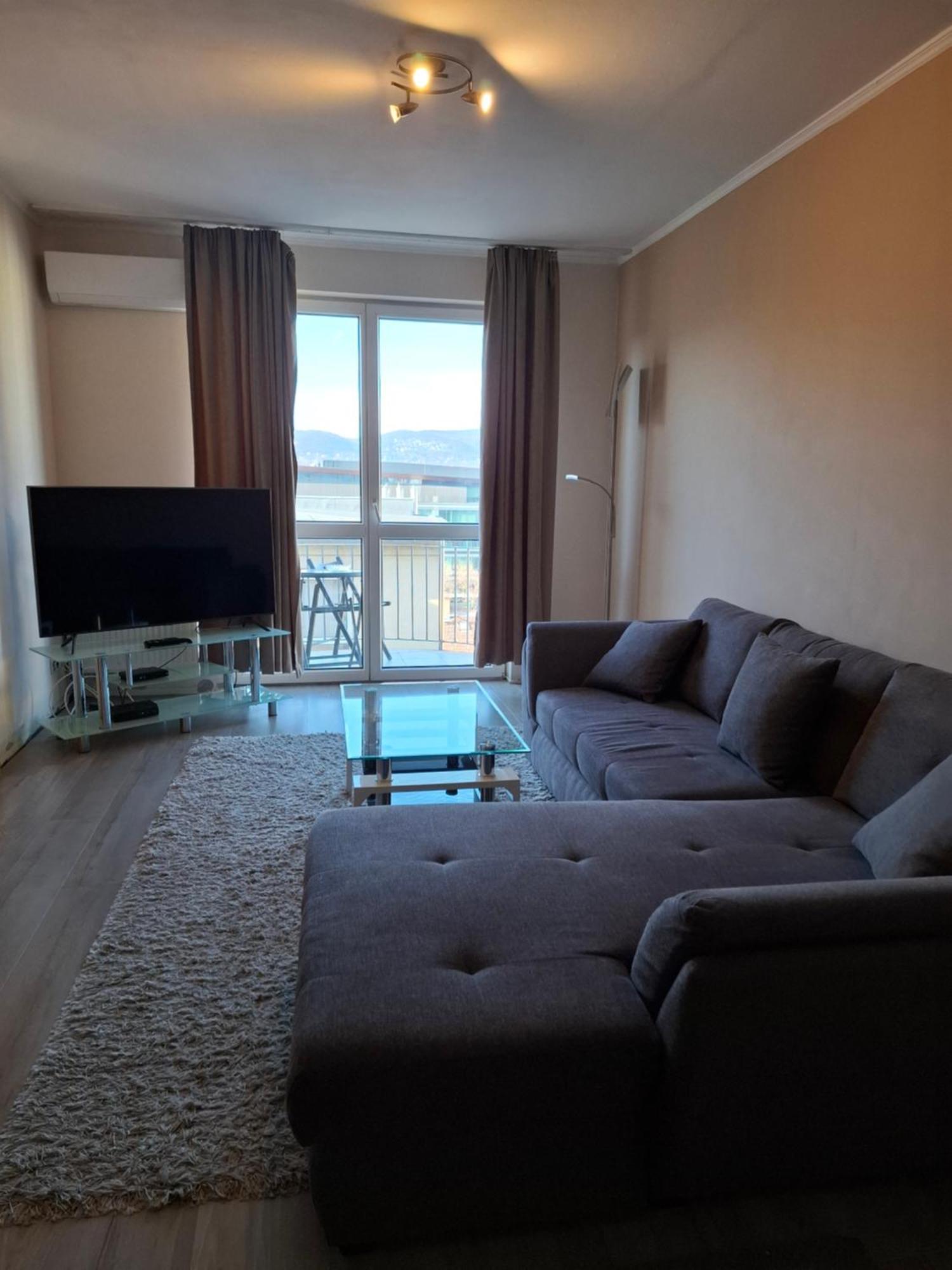Flat At The Edge Of The Center + Parking Apartman Budapest Kültér fotó